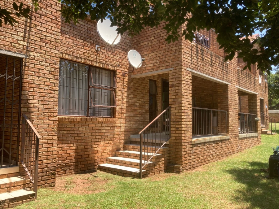 2 Bedroom Property for Sale in Willowbrook Gauteng