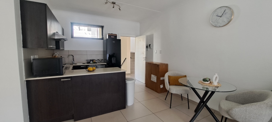 To Let 1 Bedroom Property for Rent in Fourways Gauteng