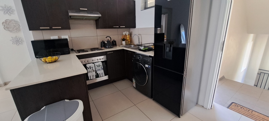 To Let 1 Bedroom Property for Rent in Fourways Gauteng