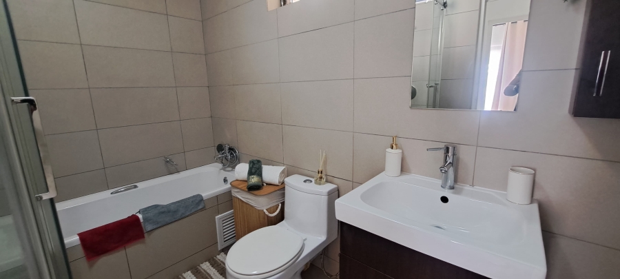 To Let 1 Bedroom Property for Rent in Fourways Gauteng