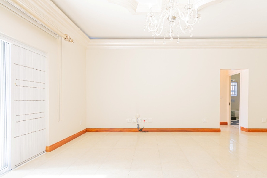 4 Bedroom Property for Sale in Senderwood Gauteng