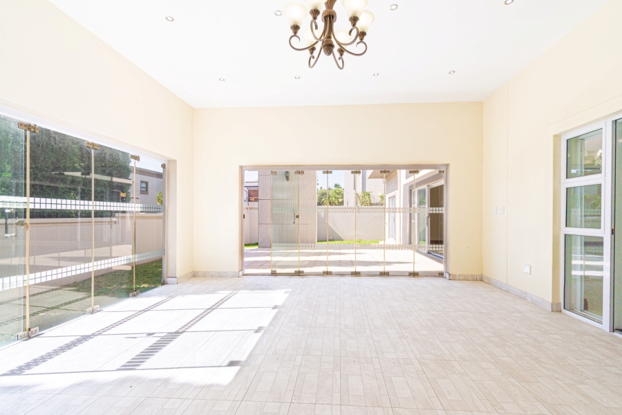 4 Bedroom Property for Sale in Senderwood Gauteng