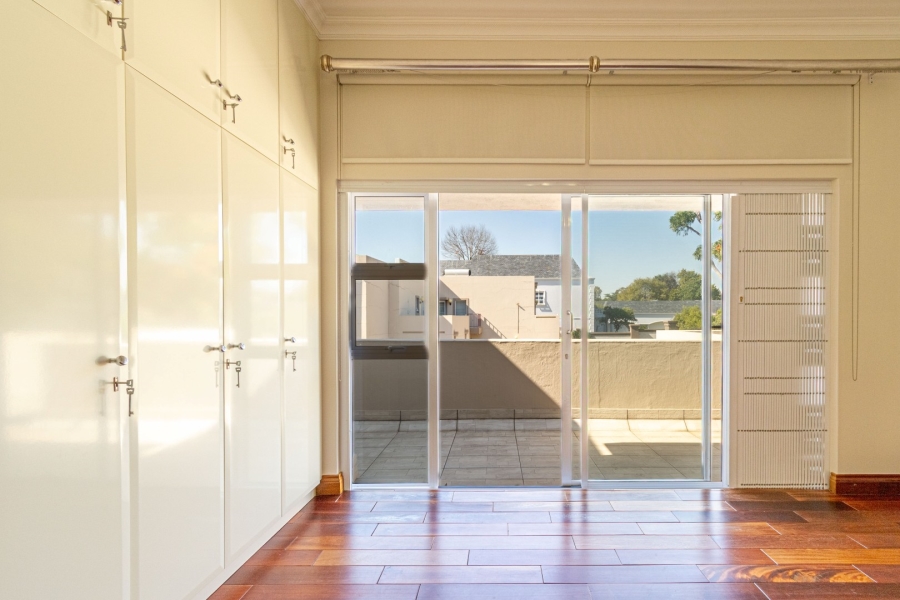 4 Bedroom Property for Sale in Senderwood Gauteng
