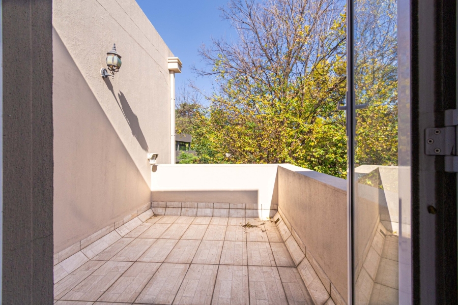 4 Bedroom Property for Sale in Senderwood Gauteng