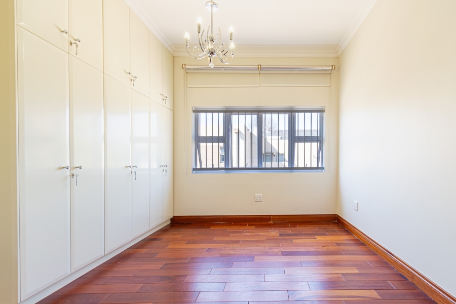 4 Bedroom Property for Sale in Senderwood Gauteng