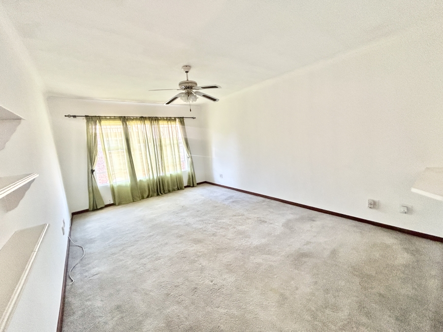 2 Bedroom Property for Sale in Vorna Valley Gauteng