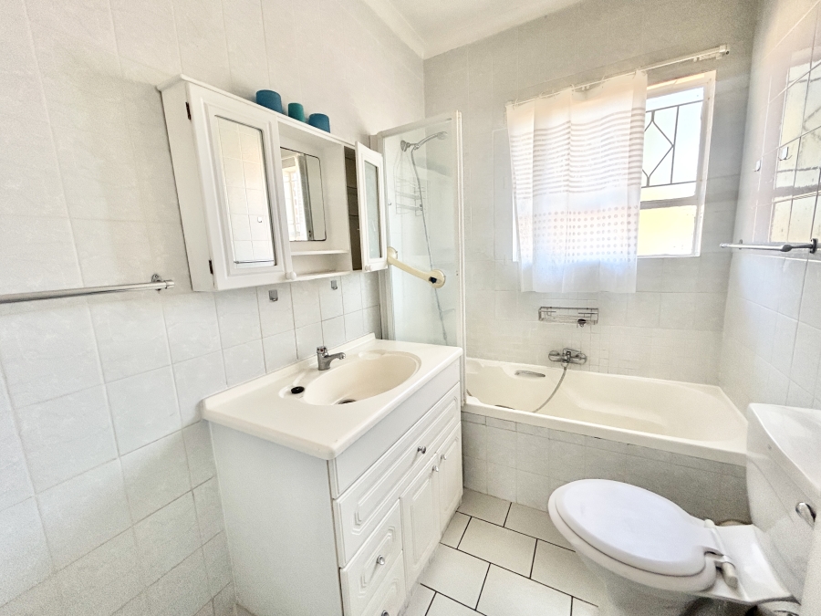 2 Bedroom Property for Sale in Vorna Valley Gauteng