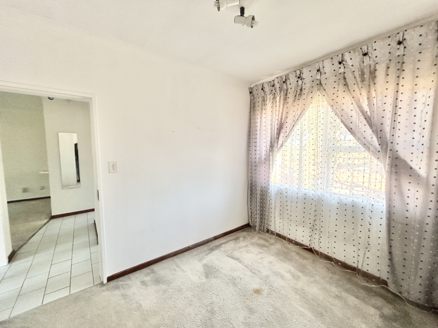2 Bedroom Property for Sale in Vorna Valley Gauteng