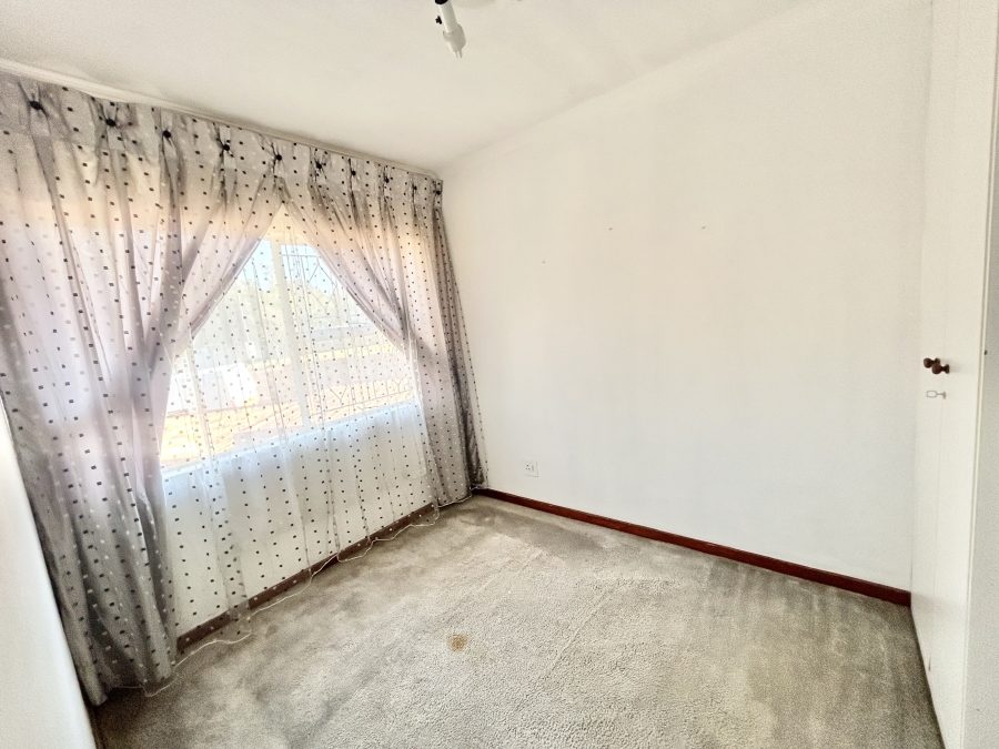 2 Bedroom Property for Sale in Vorna Valley Gauteng