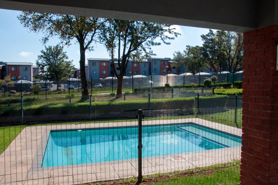 2 Bedroom Property for Sale in Noordwyk Gauteng