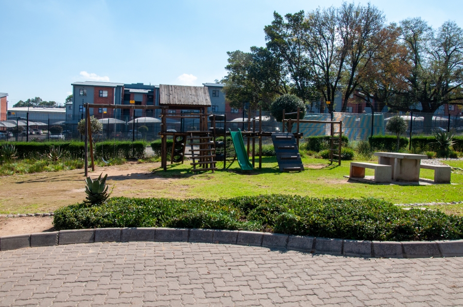 2 Bedroom Property for Sale in Noordwyk Gauteng