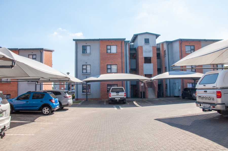2 Bedroom Property for Sale in Noordwyk Gauteng