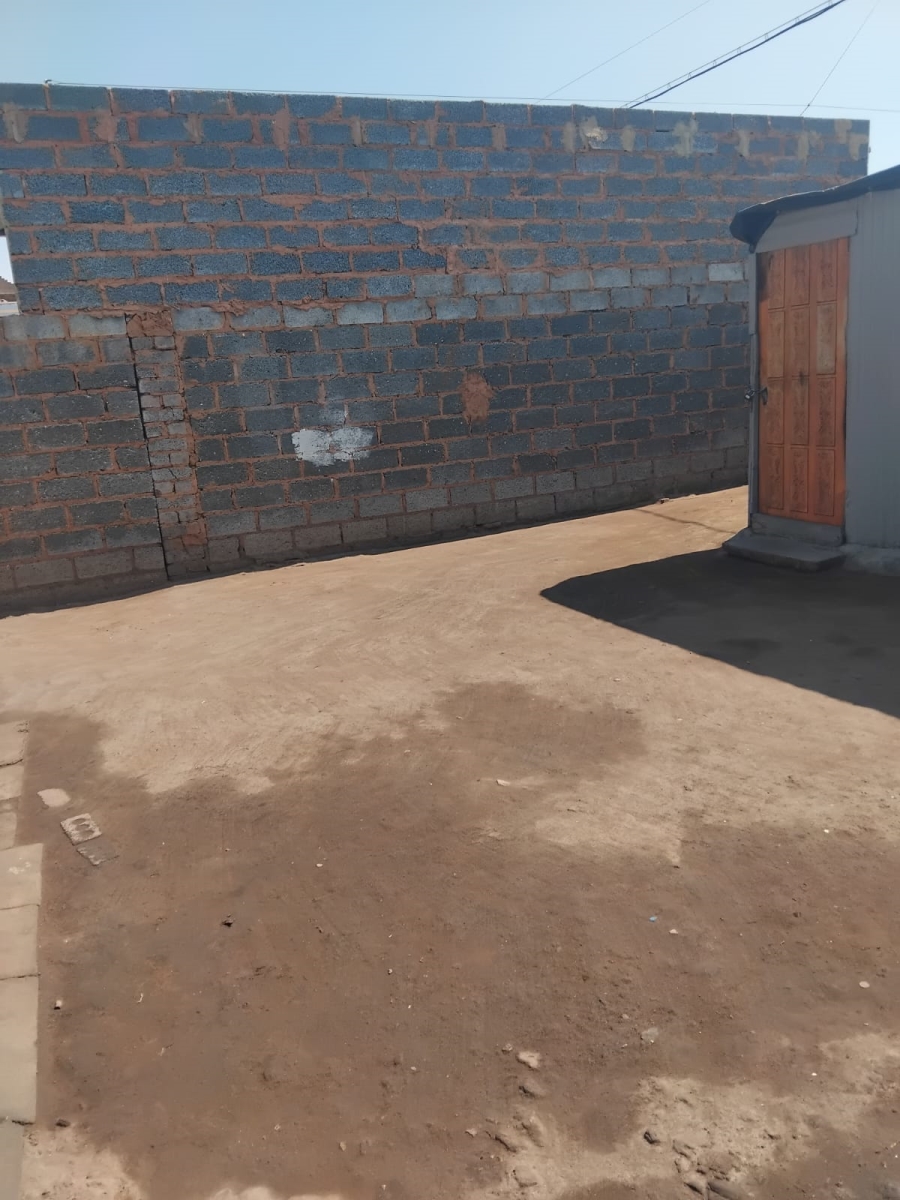 2 Bedroom Property for Sale in Orlando West Gauteng