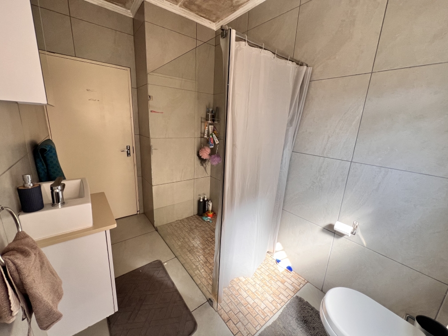 2 Bedroom Property for Sale in Sunninghill Gauteng