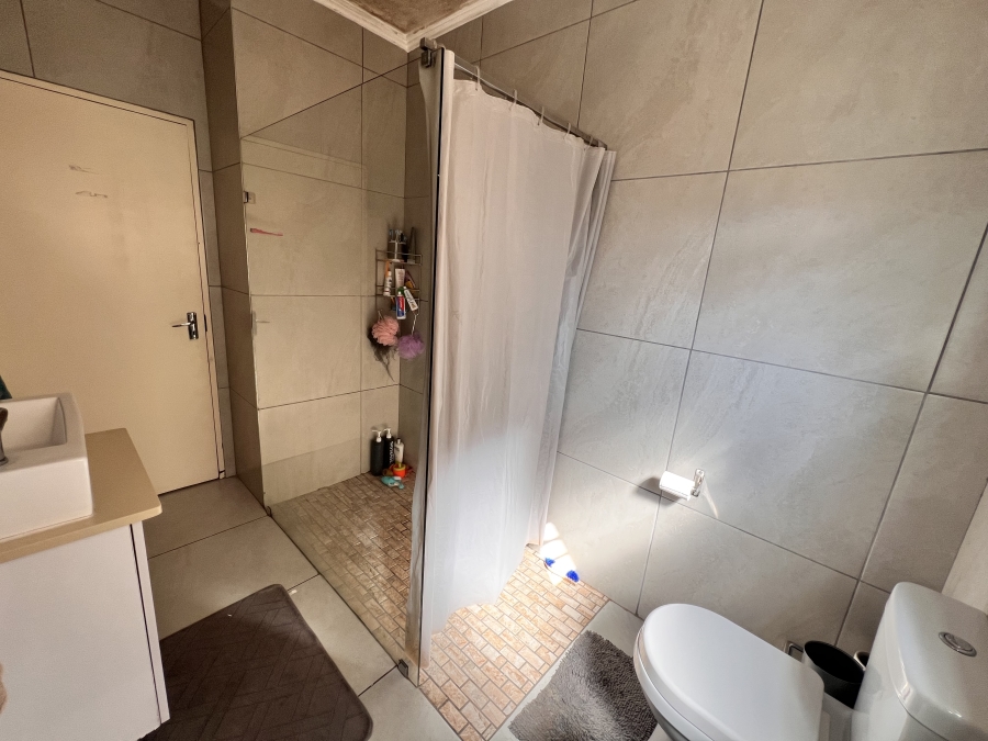 2 Bedroom Property for Sale in Sunninghill Gauteng