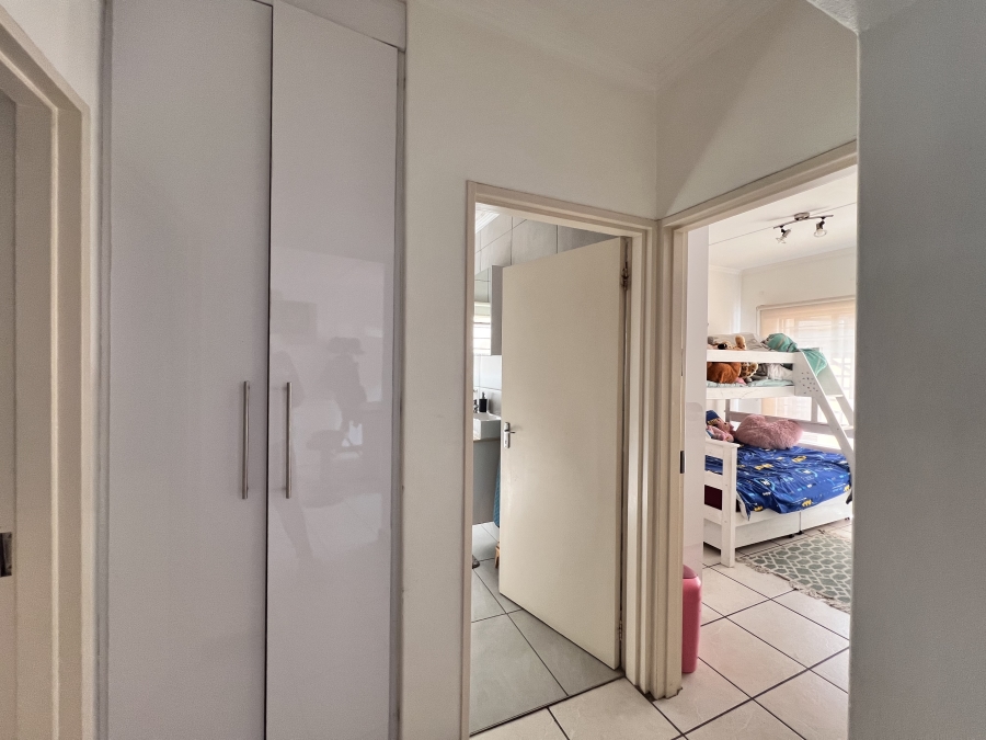 2 Bedroom Property for Sale in Sunninghill Gauteng