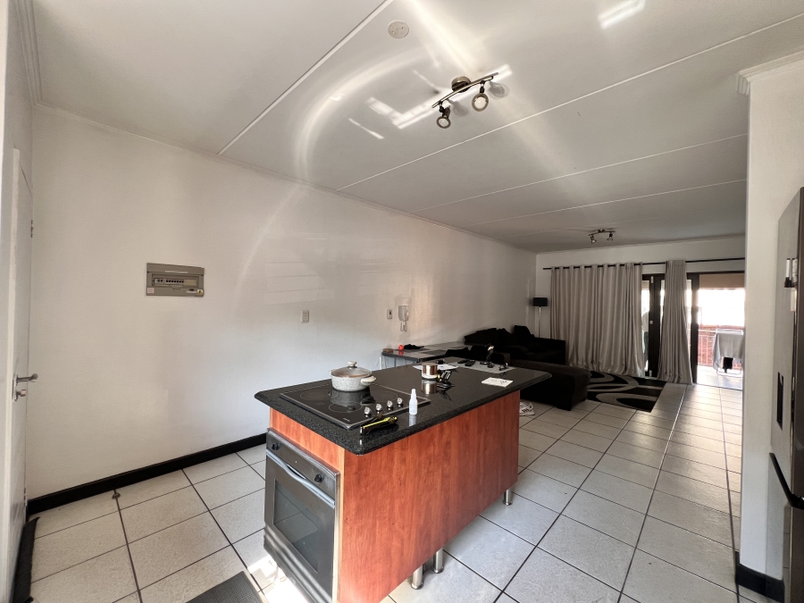 2 Bedroom Property for Sale in Sunninghill Gauteng