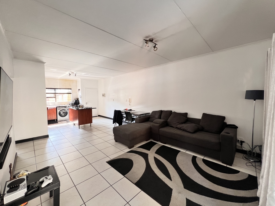 2 Bedroom Property for Sale in Sunninghill Gauteng