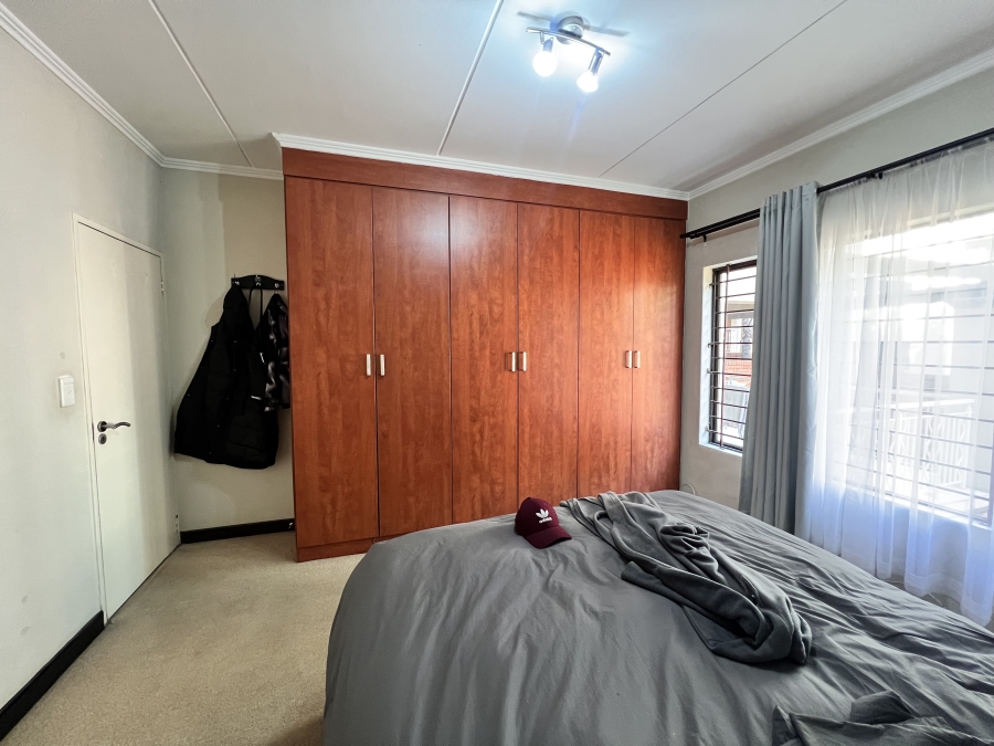 2 Bedroom Property for Sale in Sunninghill Gauteng