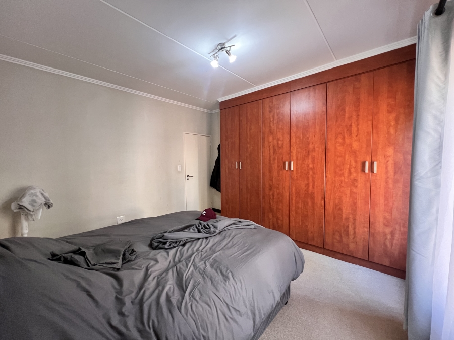 2 Bedroom Property for Sale in Sunninghill Gauteng