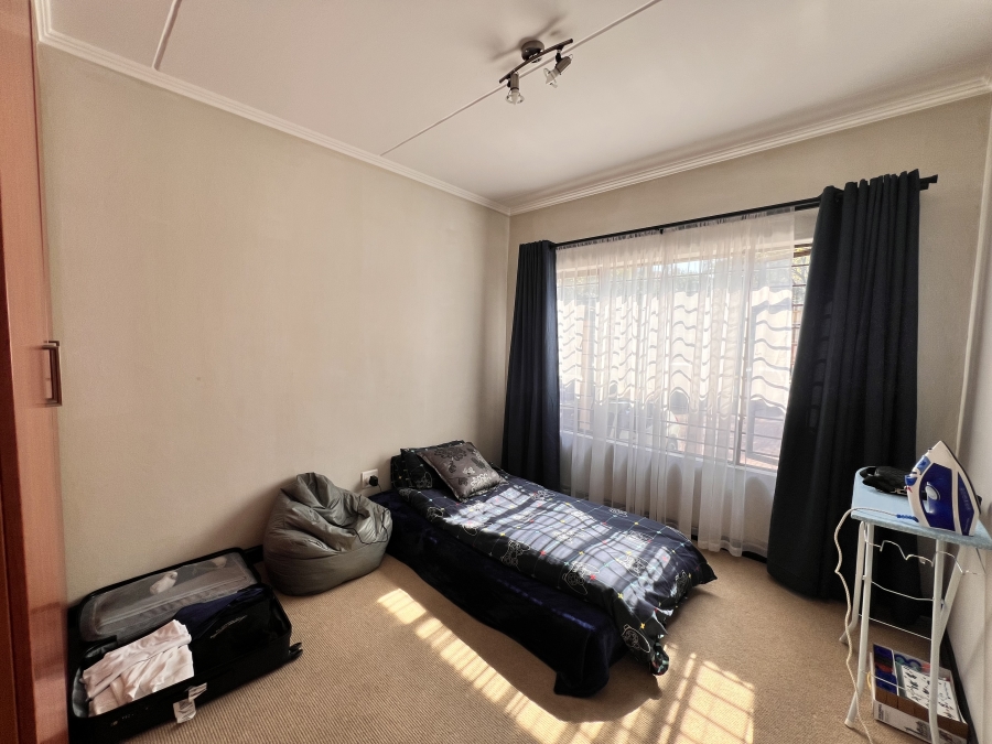 2 Bedroom Property for Sale in Sunninghill Gauteng