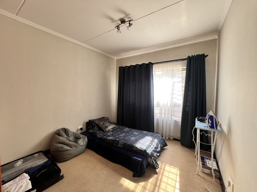 2 Bedroom Property for Sale in Sunninghill Gauteng