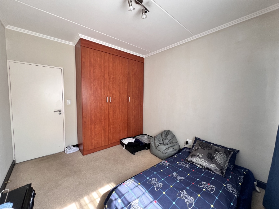 2 Bedroom Property for Sale in Sunninghill Gauteng