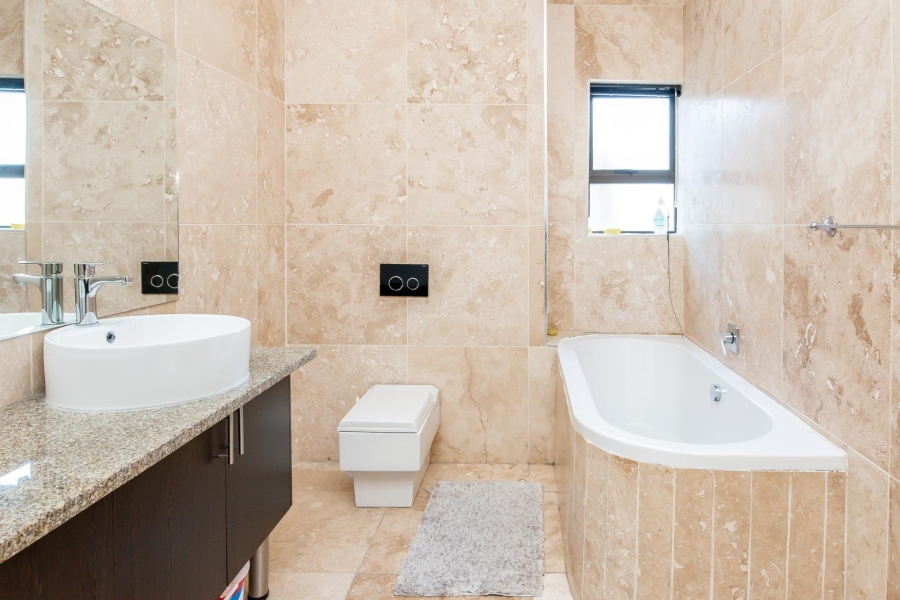 5 Bedroom Property for Sale in Summerset Gauteng