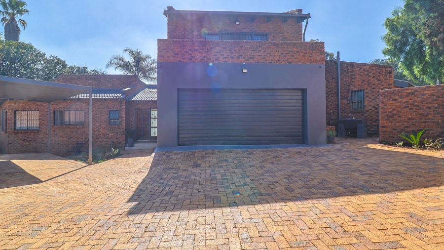 5 Bedroom Property for Sale in Bassonia Gauteng