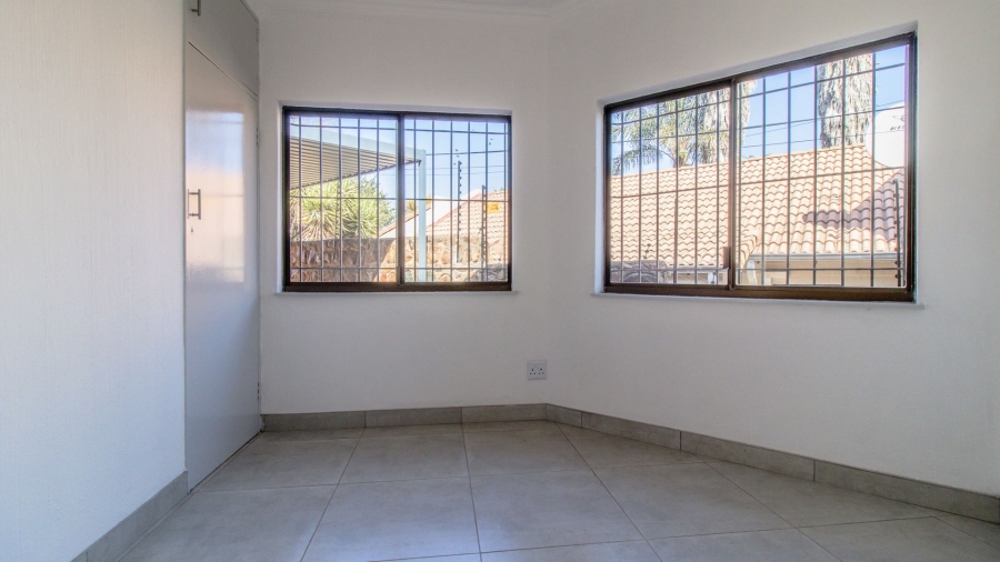 5 Bedroom Property for Sale in Bassonia Gauteng