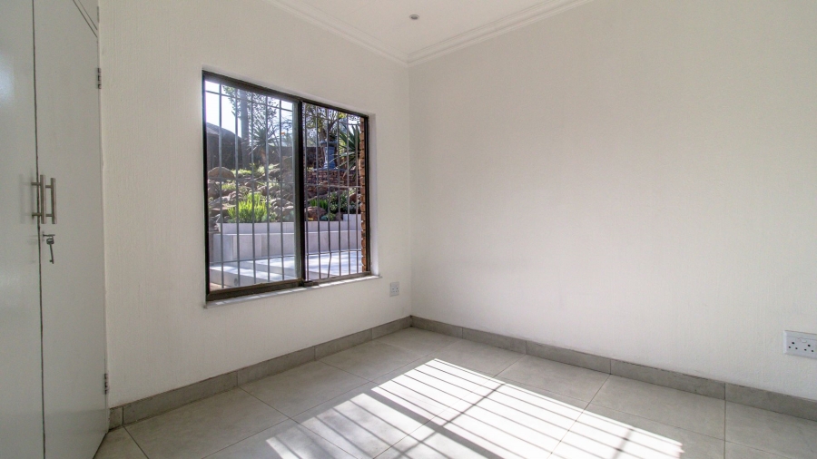 5 Bedroom Property for Sale in Bassonia Gauteng