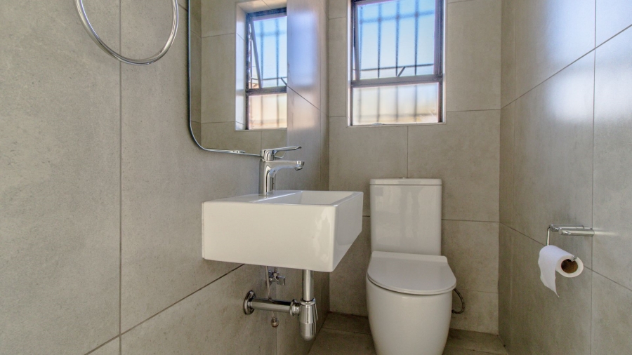 5 Bedroom Property for Sale in Bassonia Gauteng