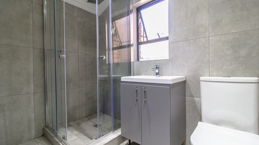 5 Bedroom Property for Sale in Bassonia Gauteng