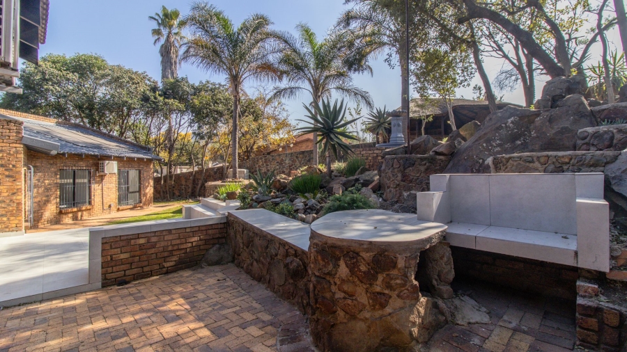 5 Bedroom Property for Sale in Bassonia Gauteng