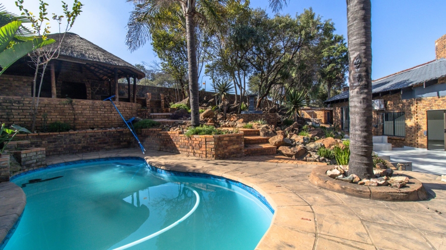 5 Bedroom Property for Sale in Bassonia Gauteng