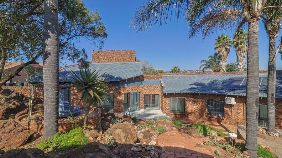 5 Bedroom Property for Sale in Bassonia Gauteng