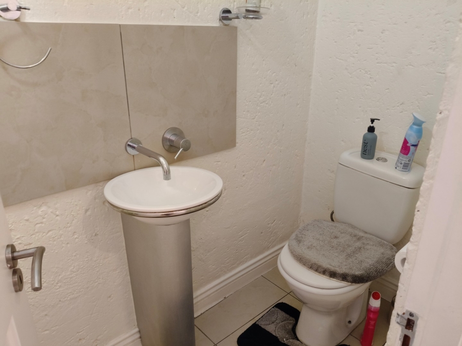 To Let 2 Bedroom Property for Rent in Morningside Gauteng