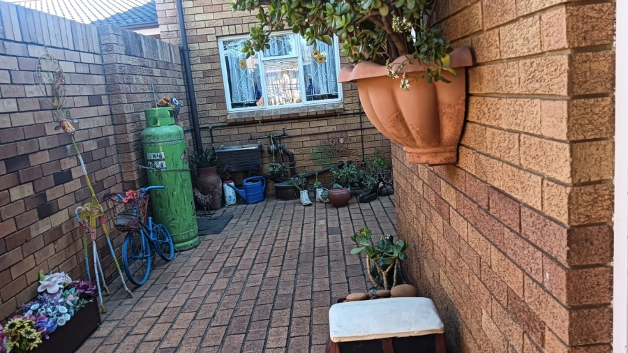 2 Bedroom Property for Sale in Edelweiss Gauteng