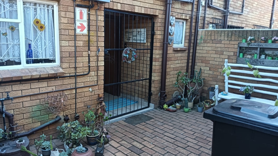 2 Bedroom Property for Sale in Edelweiss Gauteng