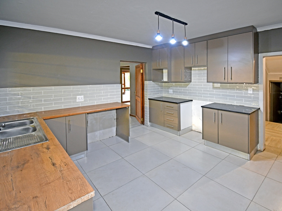 4 Bedroom Property for Sale in Klevehill Park Gauteng
