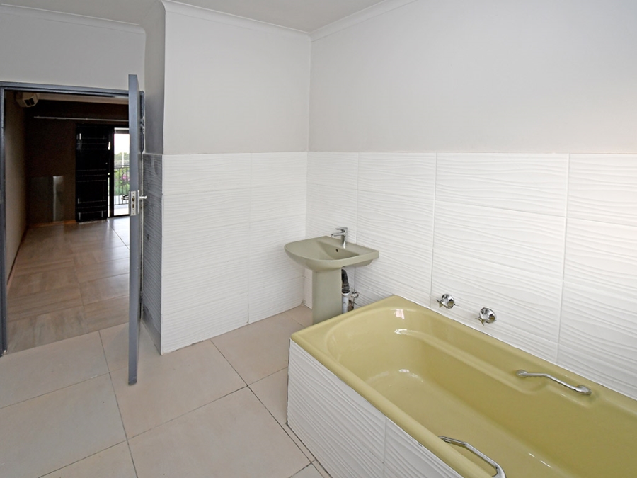 4 Bedroom Property for Sale in Klevehill Park Gauteng
