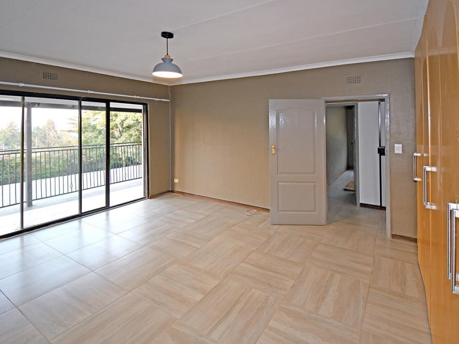 4 Bedroom Property for Sale in Klevehill Park Gauteng