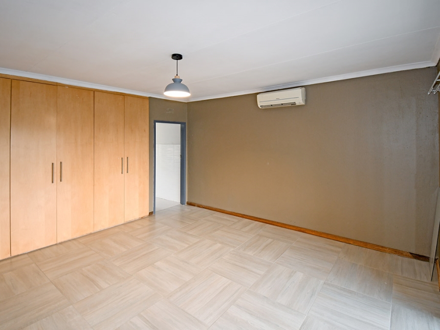 4 Bedroom Property for Sale in Klevehill Park Gauteng
