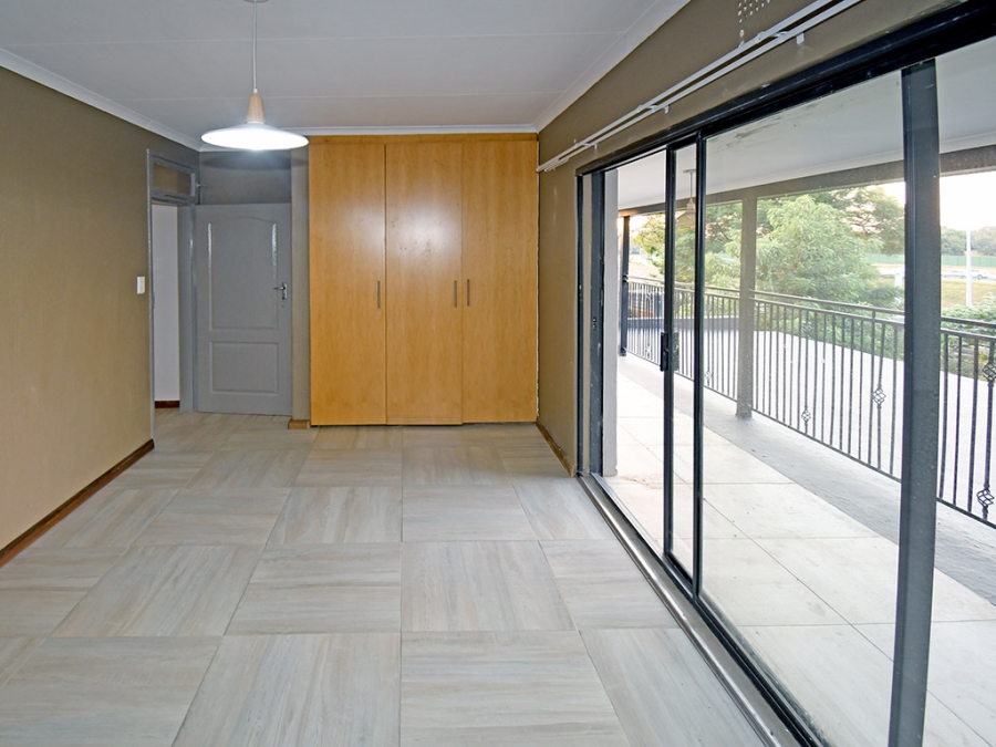 4 Bedroom Property for Sale in Klevehill Park Gauteng