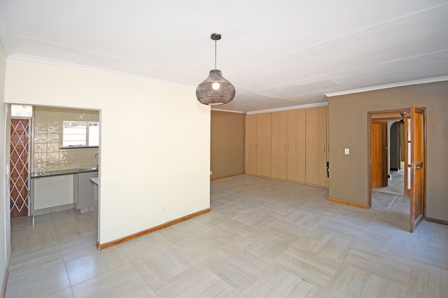 4 Bedroom Property for Sale in Klevehill Park Gauteng