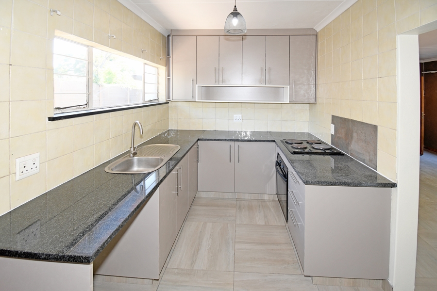 4 Bedroom Property for Sale in Klevehill Park Gauteng