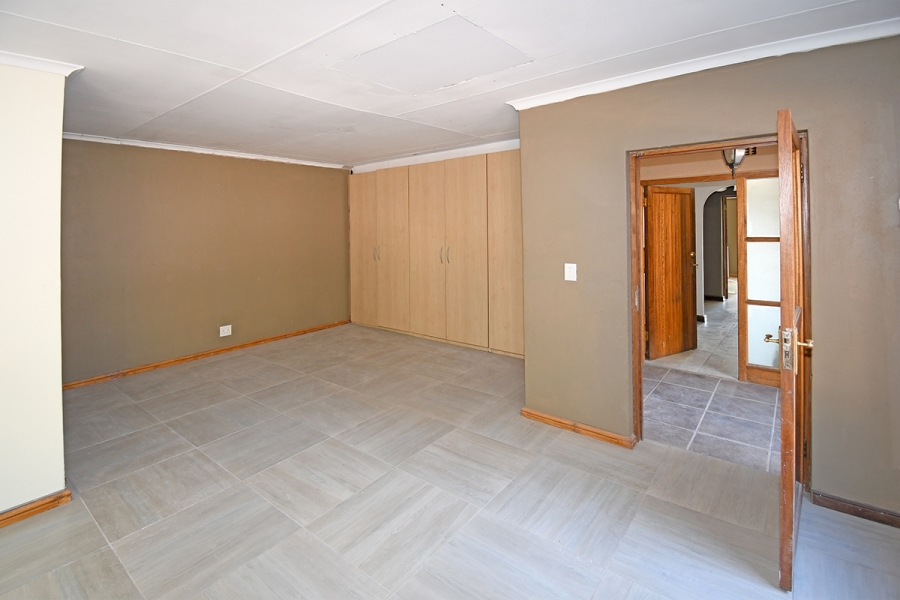 4 Bedroom Property for Sale in Klevehill Park Gauteng
