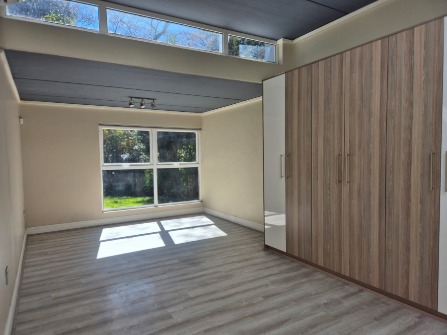 To Let 3 Bedroom Property for Rent in Hurlingham Gauteng