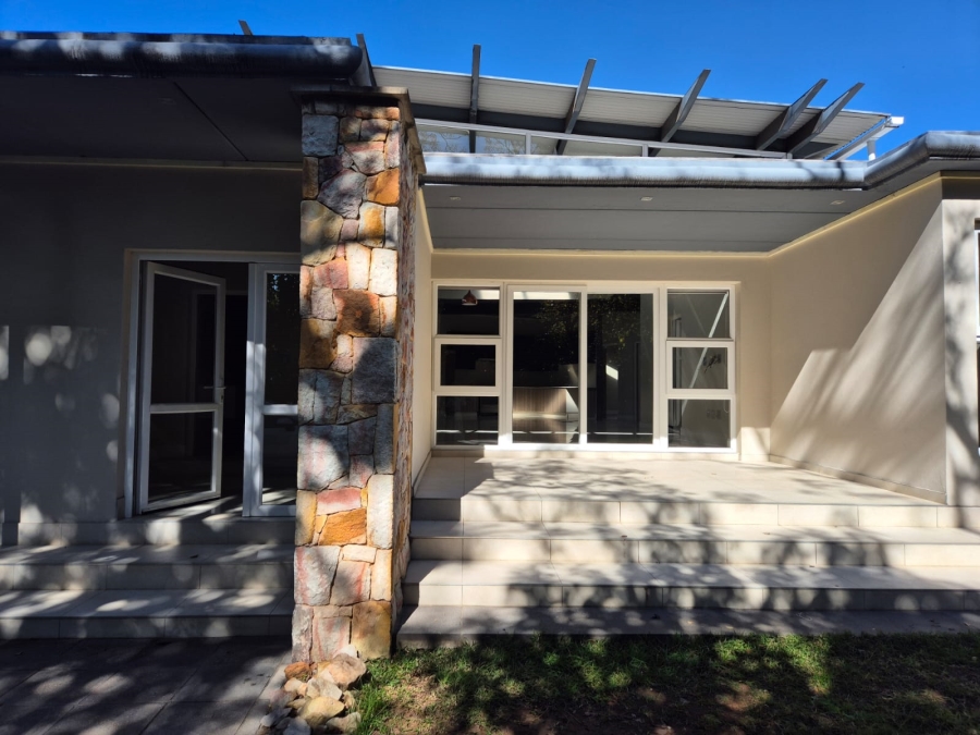 To Let 3 Bedroom Property for Rent in Hurlingham Gauteng