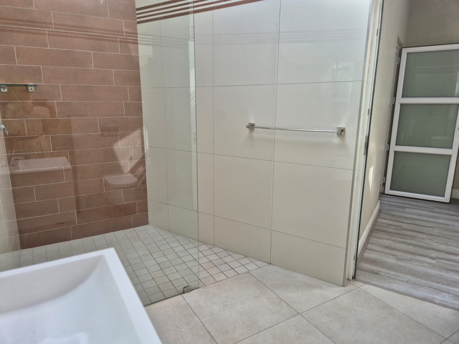 To Let 3 Bedroom Property for Rent in Hurlingham Gauteng